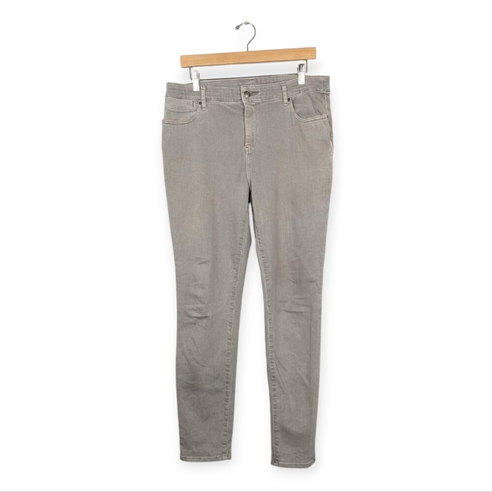Chico’s Gray The Platinum Skinny Jeggings Size M